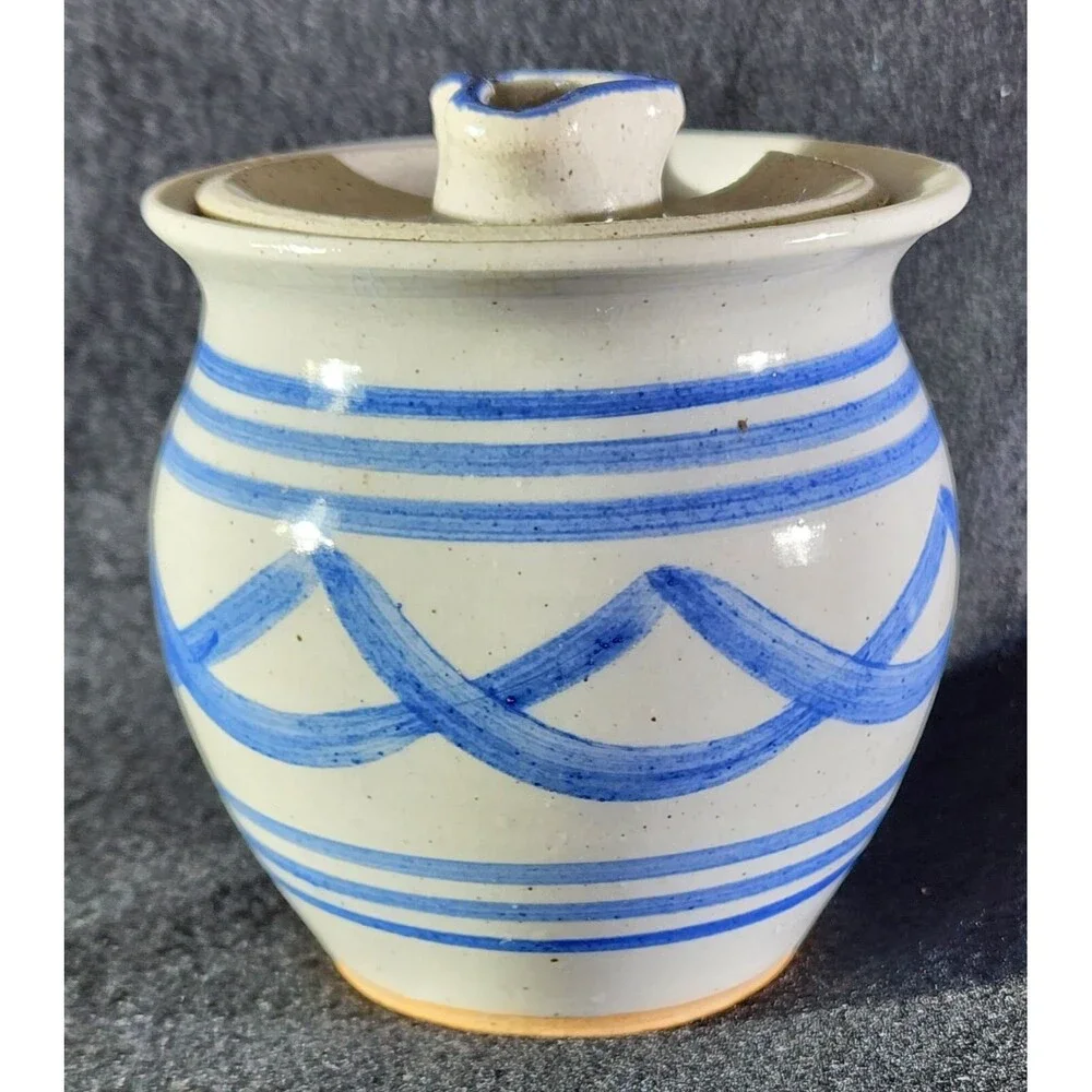 Jamestown Va,  Pottery Vase Bowl, Blue Stripes Pattern